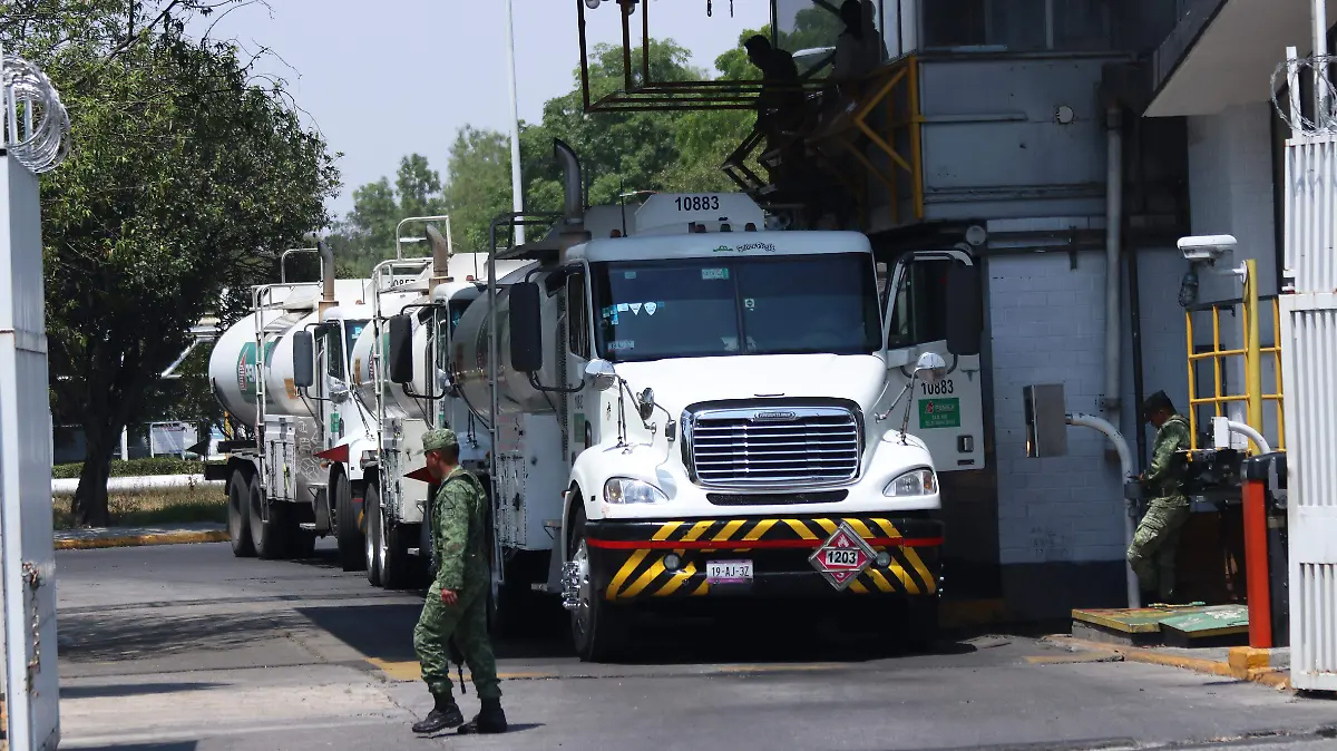 Terminal de Almacenamiento y Distribucion-TAD-Pemex-Pipas-Gasolina (15)